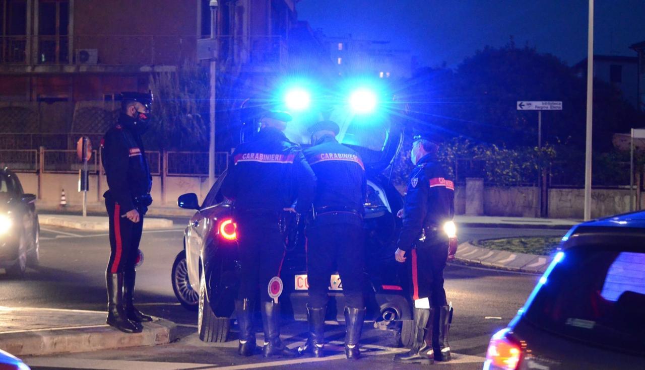 Picchia la compagna e fugge: arrestato dopo l’inseguimento dei carabinieri