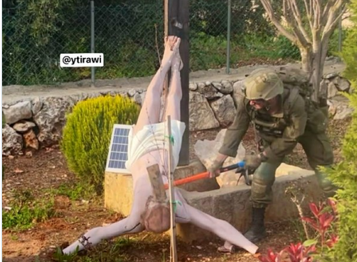 Colpisce una statua di Cristo crocifisso con una mazza: bufera su un soldato israeliano