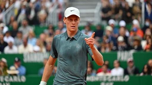 Sinner scioglie la riserva a Madrid: primo allenamento e caccia al quinto Masters 1000 consecutivo