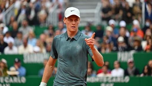 Sinner scioglie la riserva a Madrid: primo allenamento e caccia al quinto Masters 1000 consecutivo