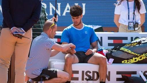 Alcaraz, infortunio e allarme: salta Madrid, Roma quasi impossibile e Roland Garros a rischio