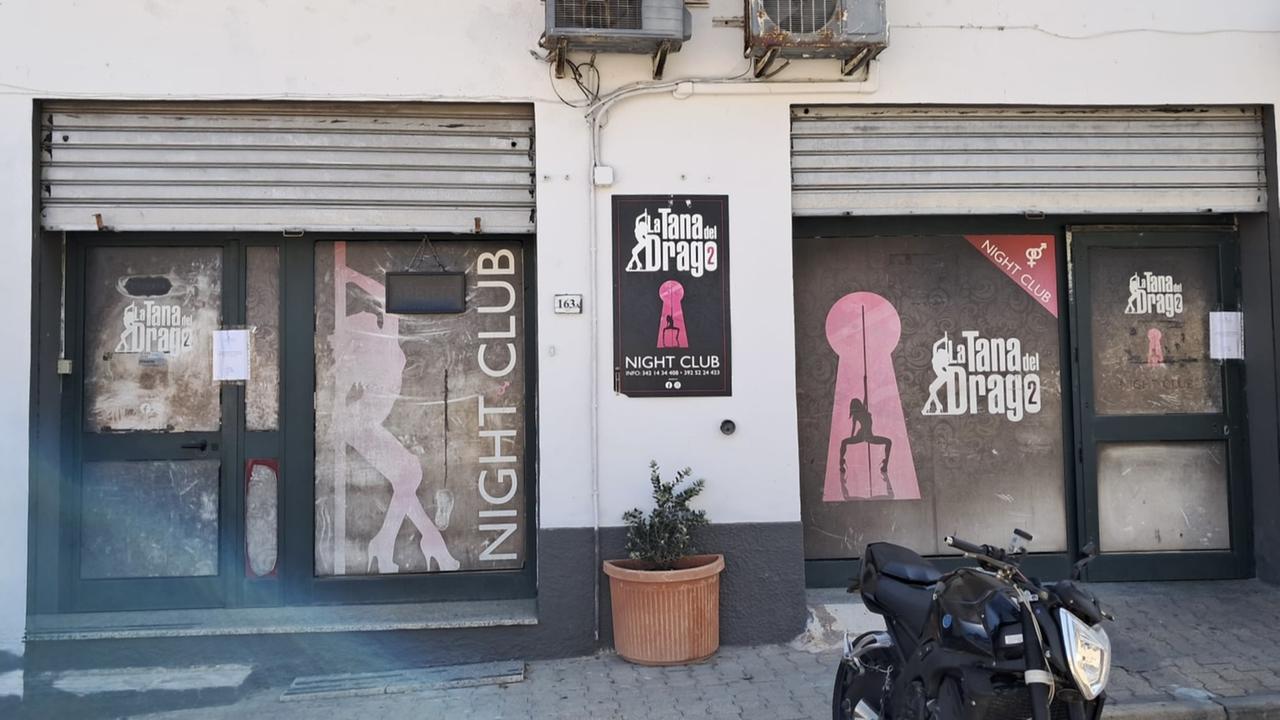 Accoltellamento nel night, l’accusato al giudice: «Mi sono difeso»