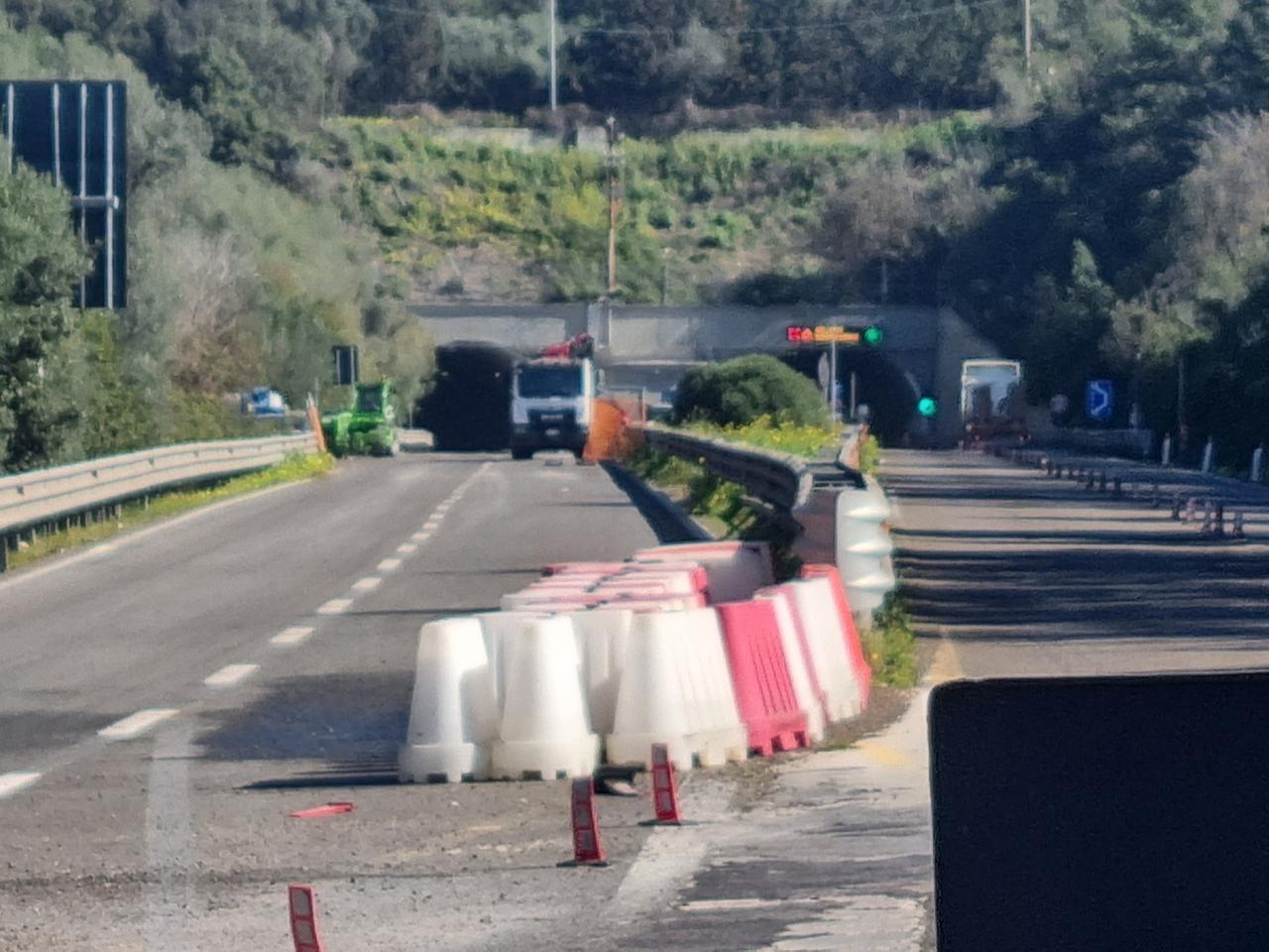 Chiusura della galleria sulla 131: cambia la data della riapertura