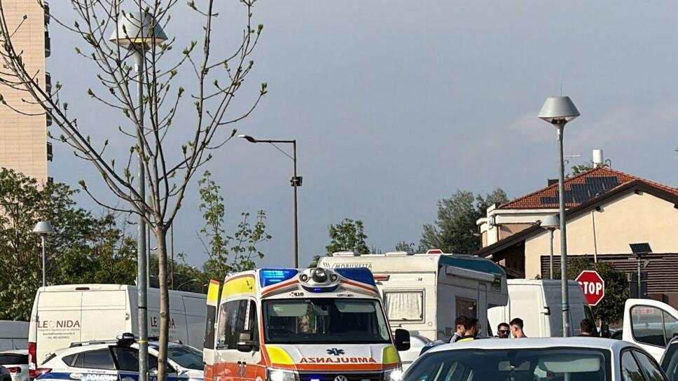 Cento, lite fra minori nel parcheggio: intervengono Polizia locale e 118