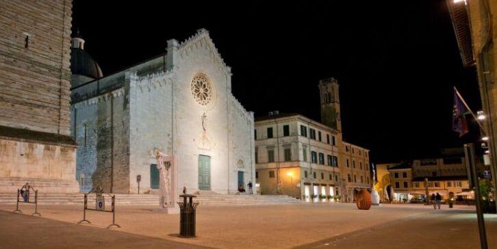 Versilia, aggredito e picchiato dal branco in pieno centro: dopo una settimana un altro caso Bongiorni