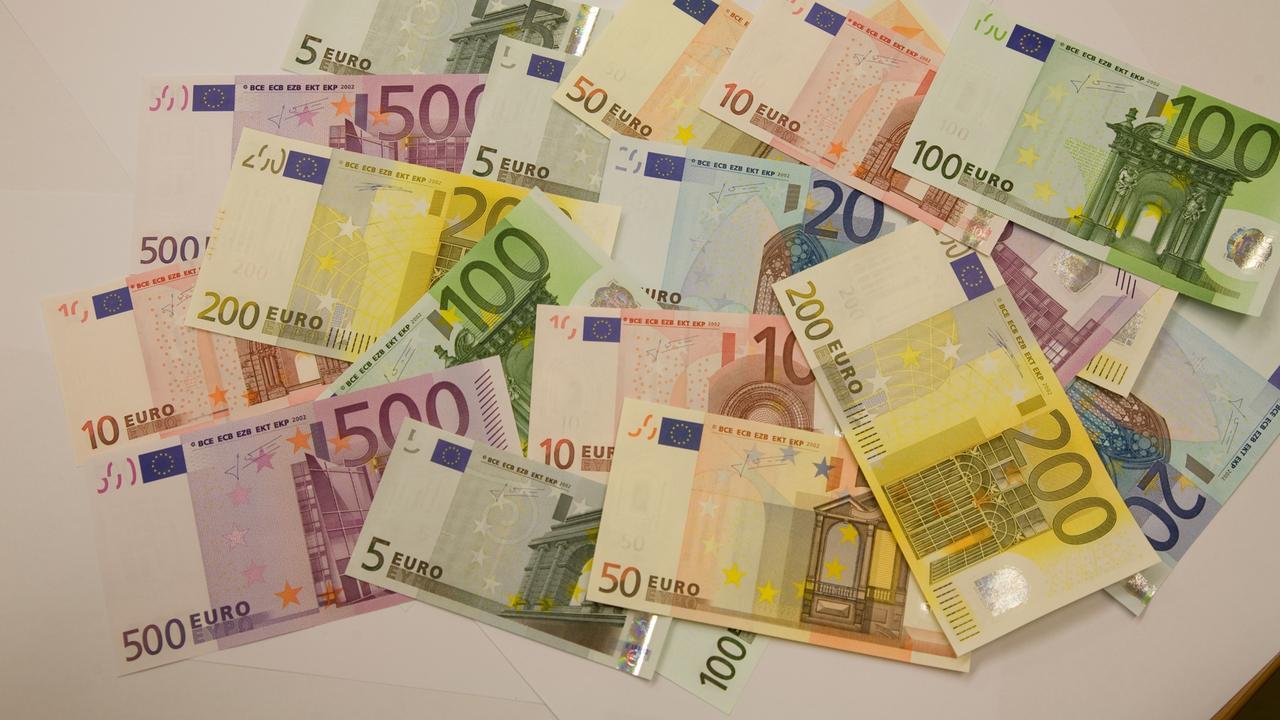 Addio al taglio da 500 euro, la Bce ritira le banconote “Bin Laden”: ecco perché