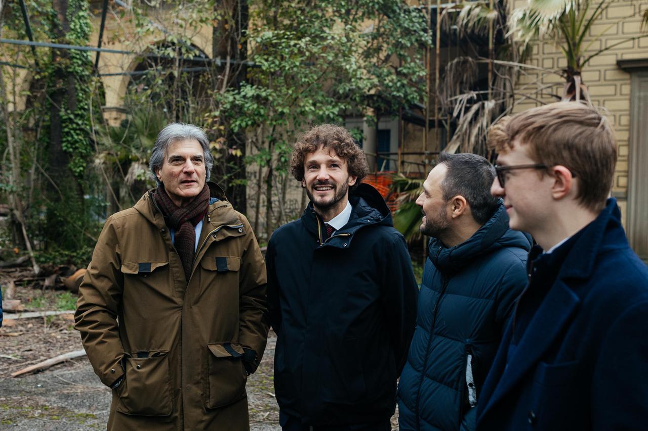 
	Luca Quercioli (il primo a sinistra) durante il sopralluogo alla Torretta nel febbraio scorso (foto Nucci)

