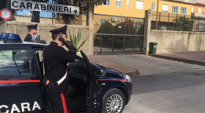 Rapine e aggressioni con il machete anche in canonica, incastrato dal braccialetto elettronico: arrestato 28enne