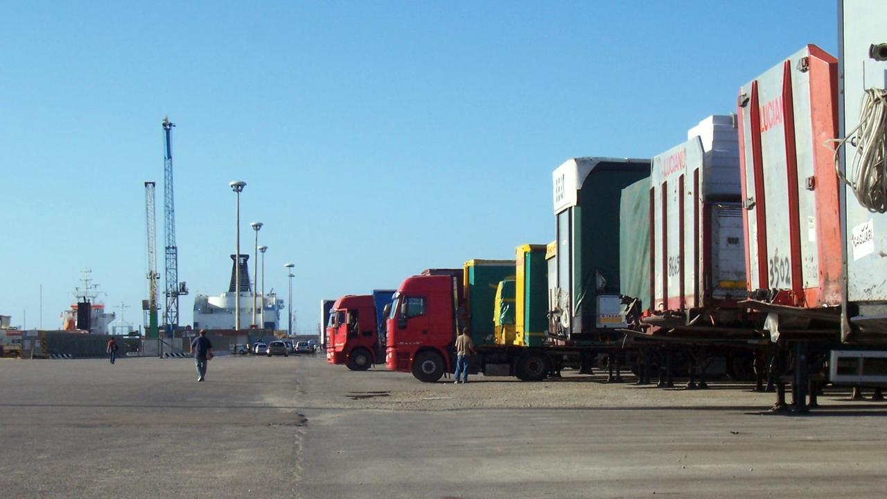 Trasporto merci da e per la Sardegna: le imprese isolane pagano il 41% in più – Tutti i dati