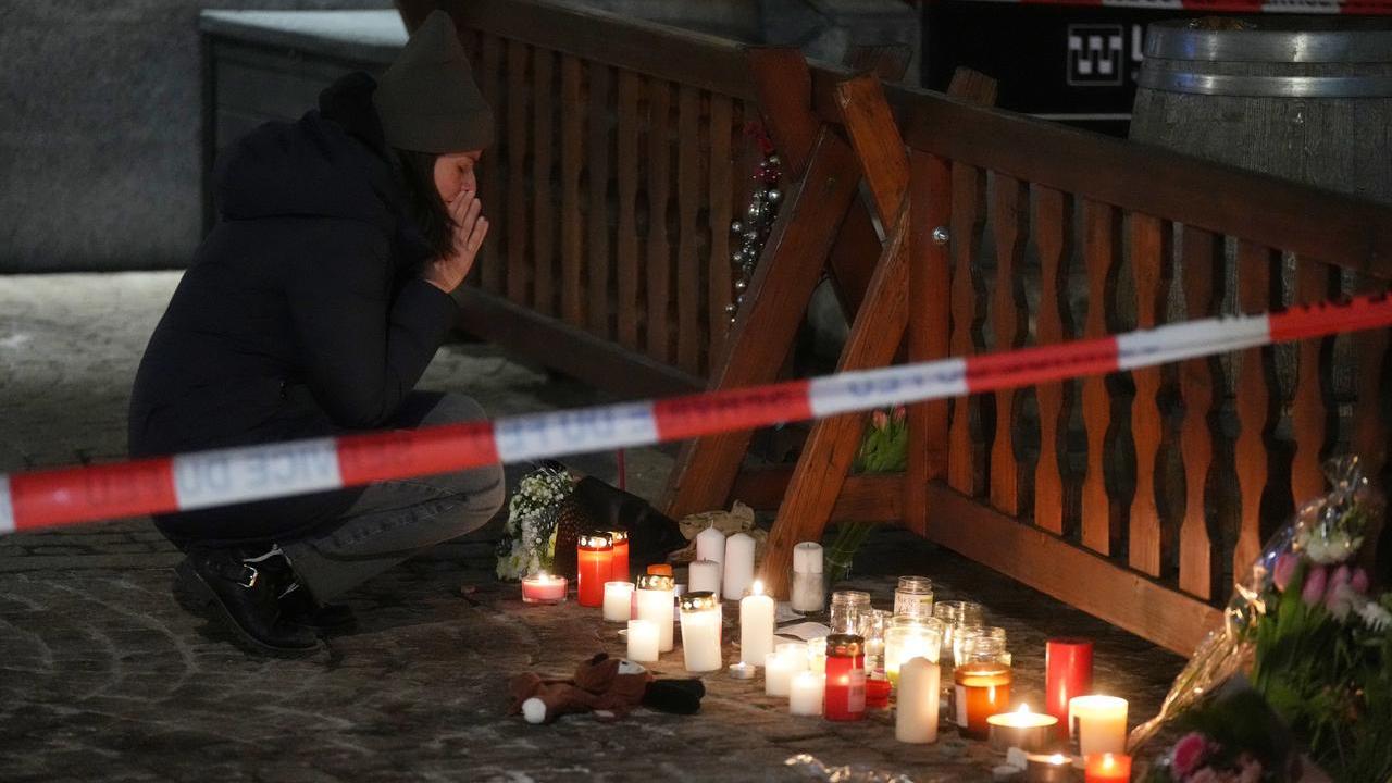 Crans Montana, gli ospedali svizzeri mandano fatture da oltre 60mila euro ai parenti delle vittime. Meloni: «Sono scioccata, un insulto»