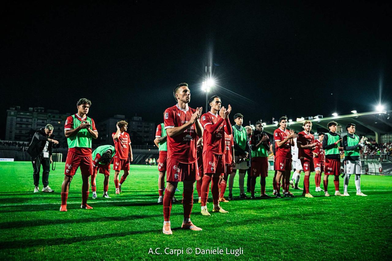 
	I carpigiani salutano il Cabassi nella foto di Daniele Lugli

