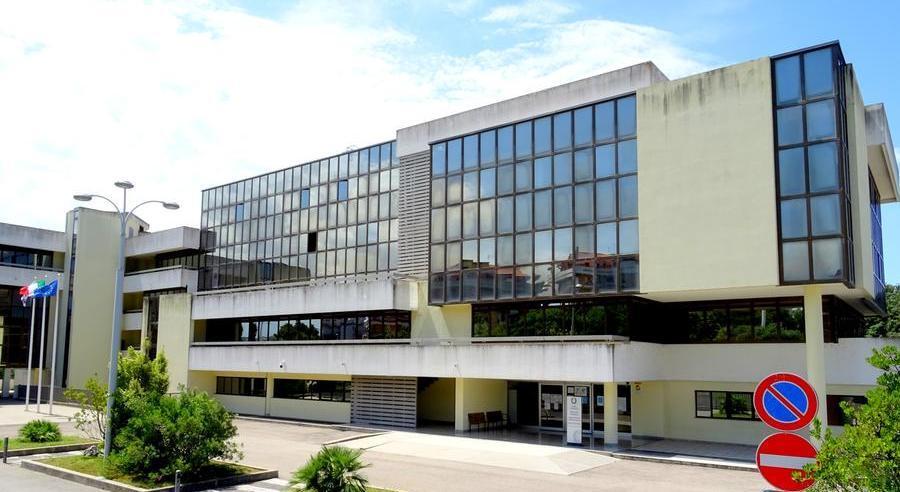 Alghero, truffa da 3 milioni di euro alla marchesa Zoagli: l'ex preside Gosmino dovrà risarcire i familiari