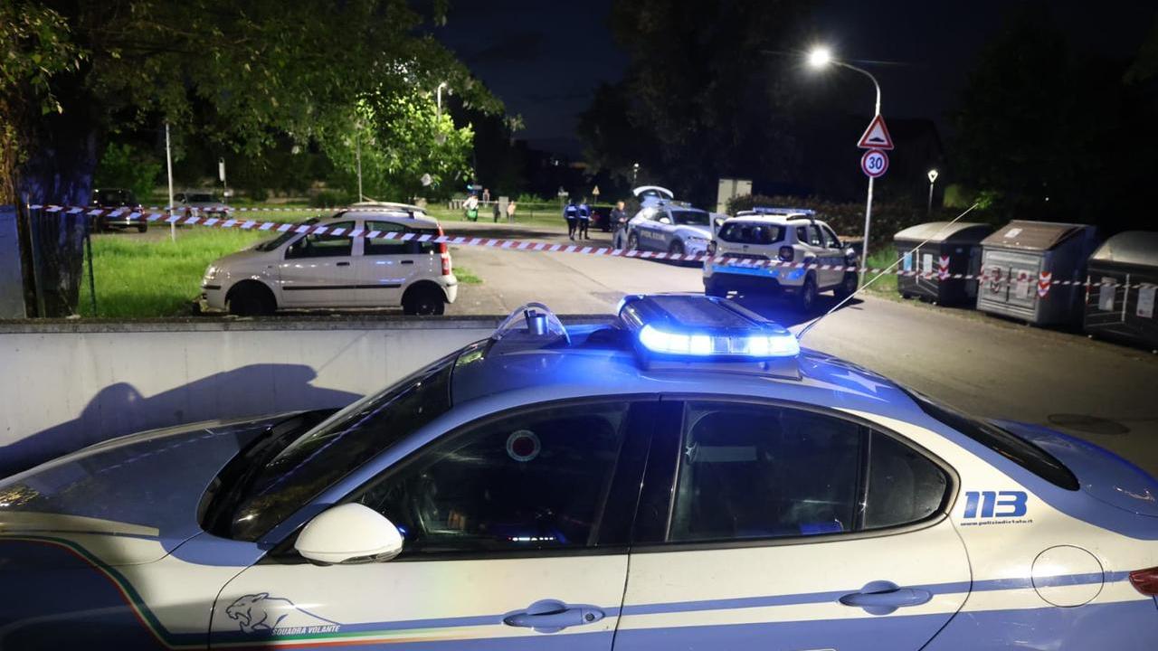 «Aiuto, c’è un uomo che brucia»: dramma nel parcheggio in via Notari