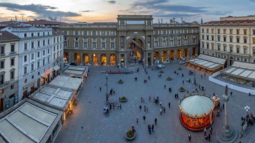I dehors in piazza della Repubblica
