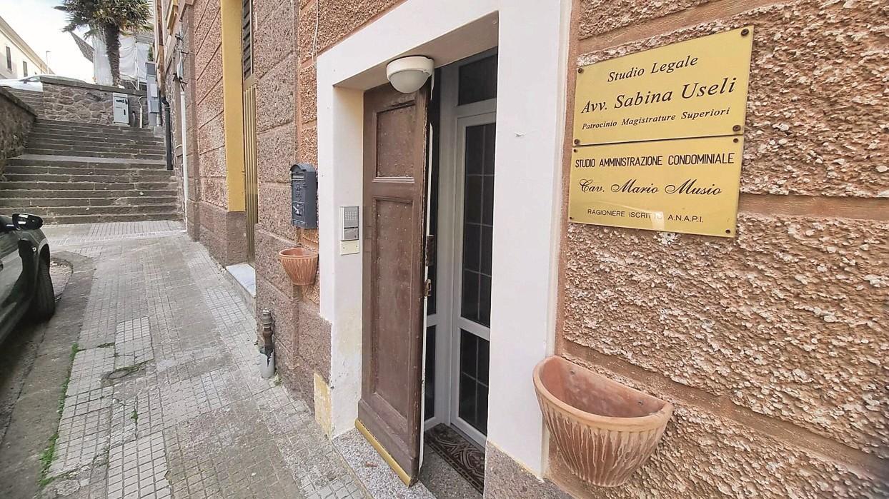 Sassari, ladri a segno in uno studio legale: rubati i soldi dei condomini – Cosa sappiamo