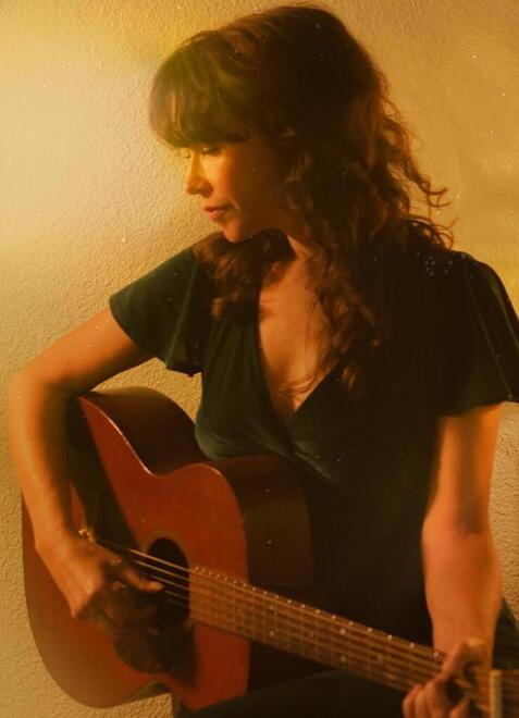 Arriva a Livorno la storia del folk mondiale: Sarah Lee Guthrie in concerto<br>

