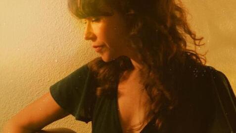 Arriva a Livorno la storia del folk mondiale: Sarah Lee Guthrie in concerto<br>