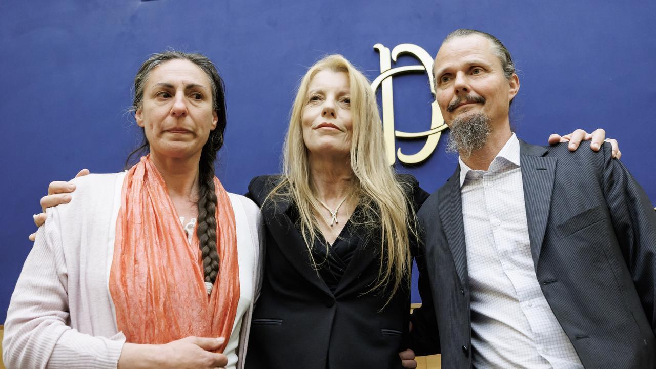 “Famiglia nel bosco”, Brambilla: «Violenza di Stato, bisogna riunire genitori e bambini»