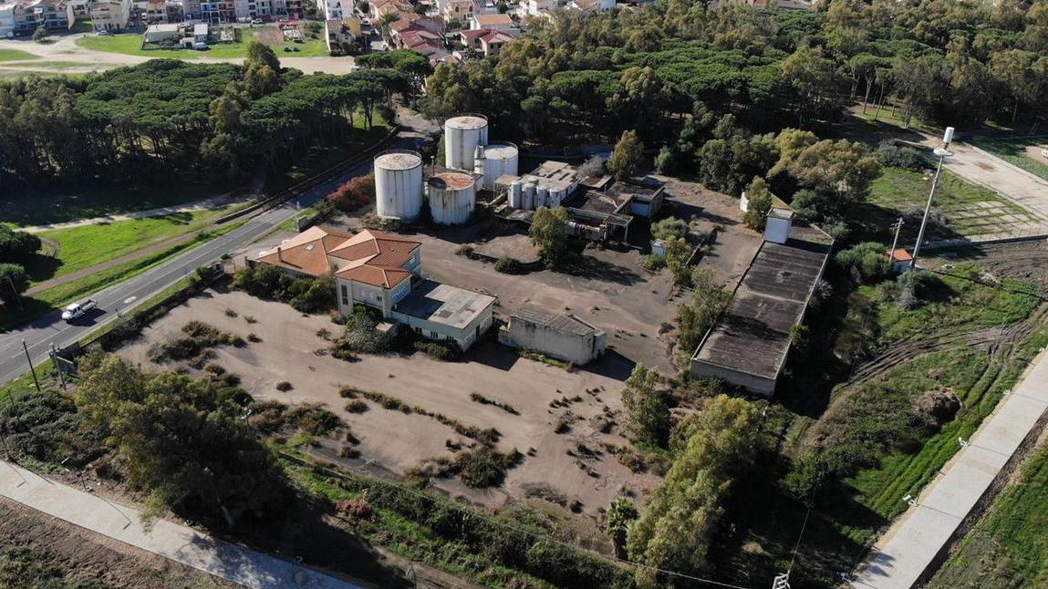 Dall’industria del bitume all’abbandono, ora la riqualificazione turistica – Ecco la marina che cambia volto