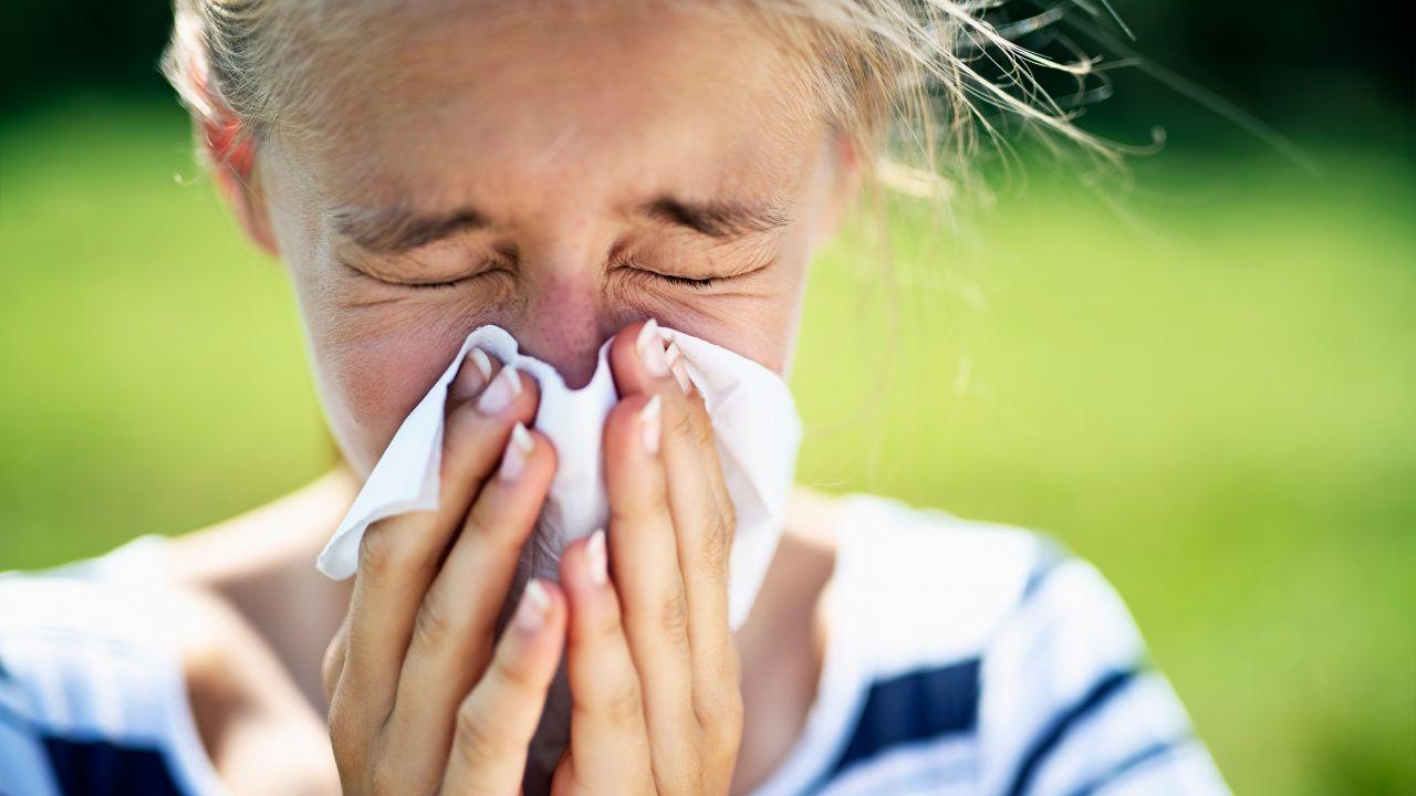 Allergie, ne soffre un livornese su quattro: sintomi, cure e i consigli della primaria di Pneumologia