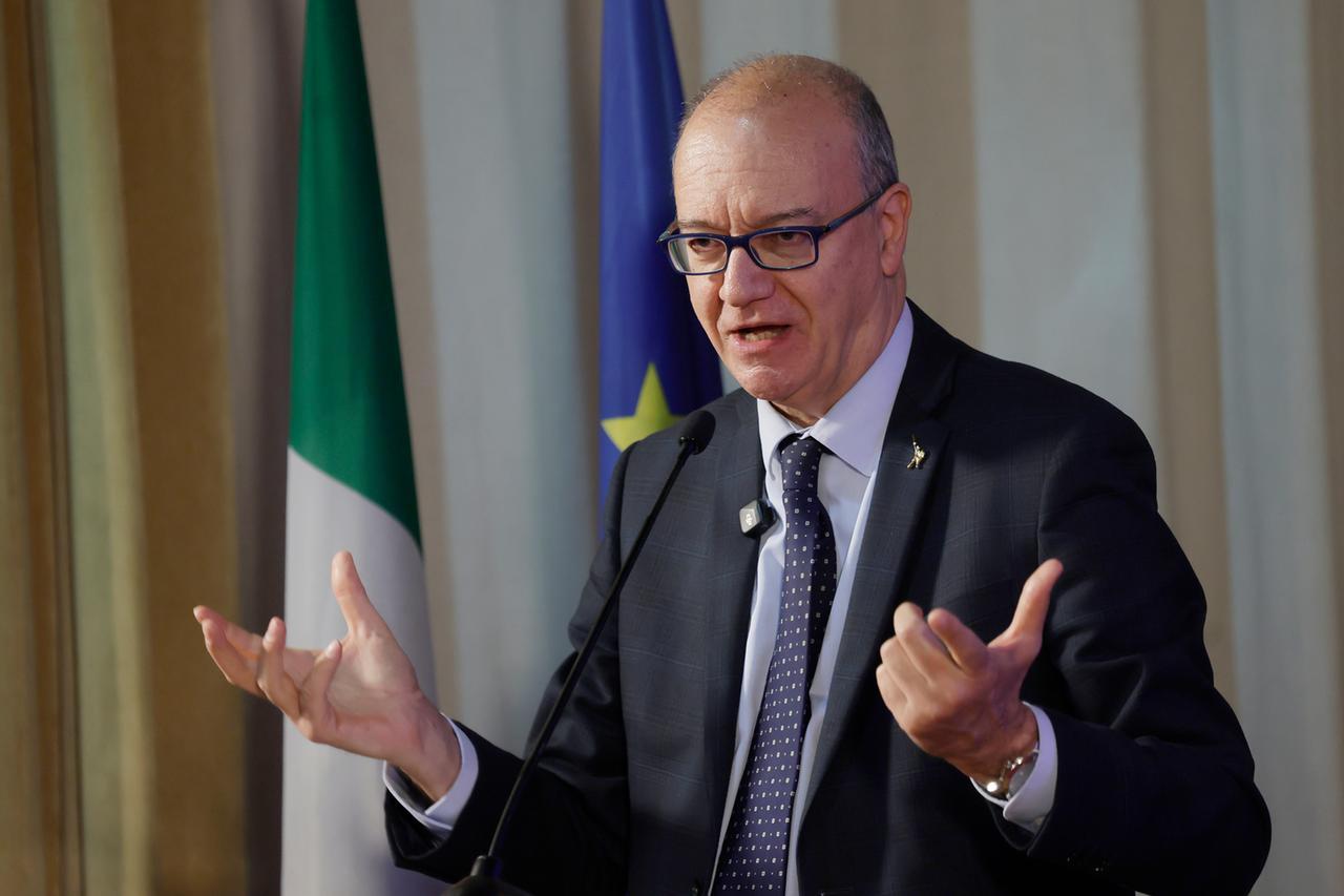 Scuola, Valditara propone l’unificazione tra licei e gli istituti tecnici: «La distinzione non ha più senso»