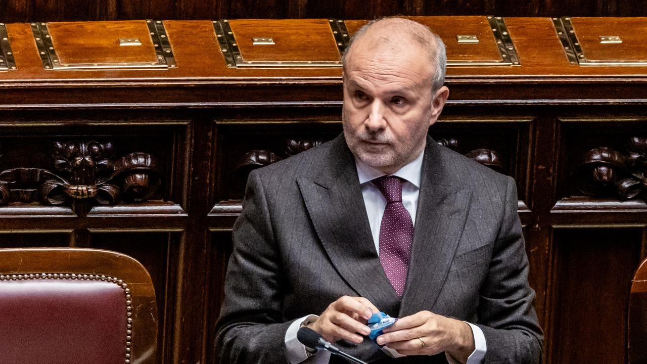 Riforma sanità, i medici di famiglia potranno diventare dipendenti pubblici: si punta su Case di comunità e territorio – Cosa prevede il testo