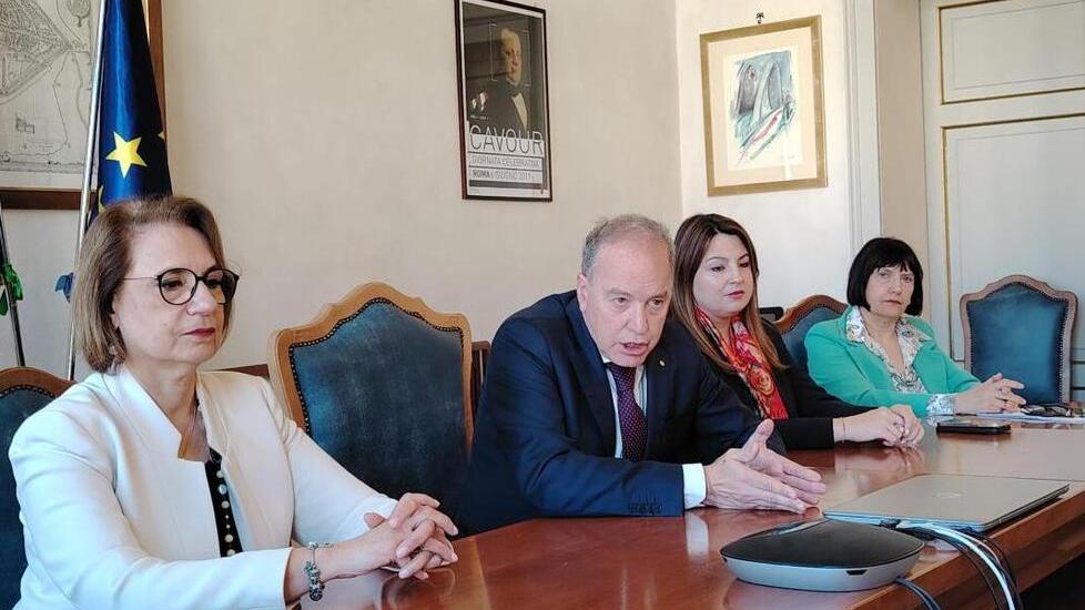 Il prefetto di Reggio Emilia: «Serve un’analisi zona per zona per garantire la sicurezza». Kanye West, Aq16, antimafia: ecco cosa ha detto