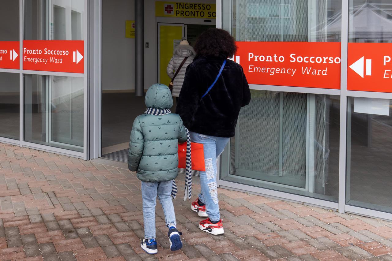Ferrara, Pronto soccorso presi d’assalto, ma 5.400 utenti poi fuggono