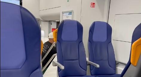 
	Sul treno Modena-Bologna

