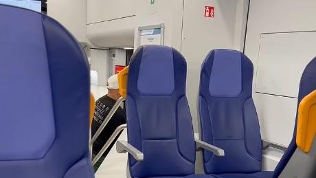 Sul treno Modena-Bologna