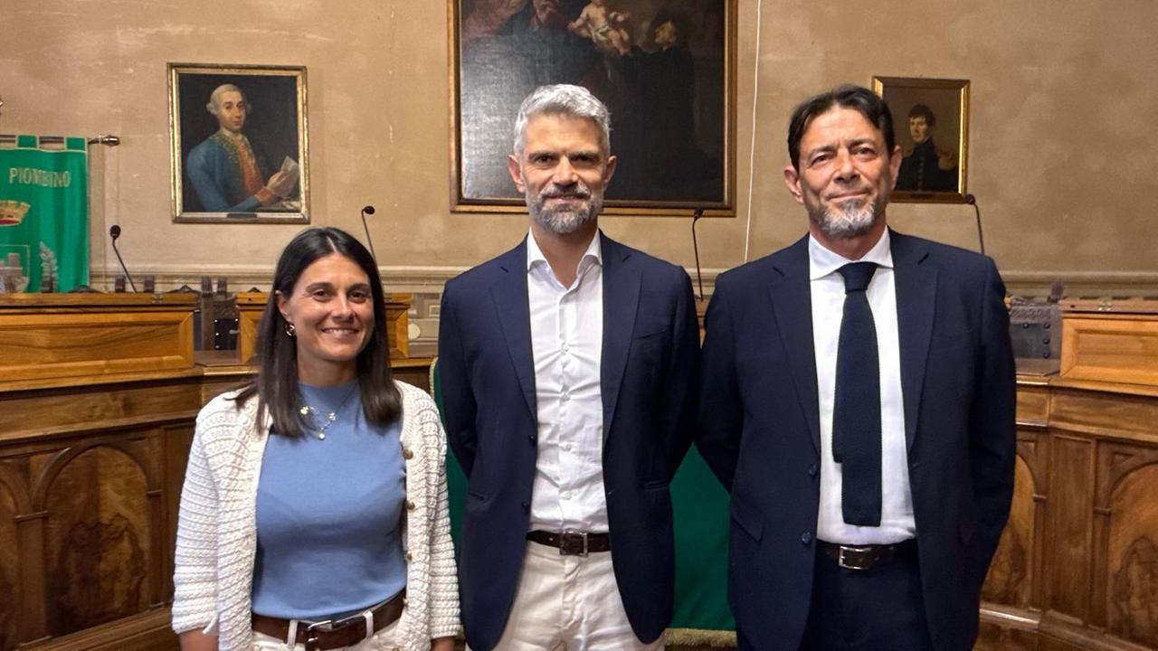 Piombino, c’è il rimpasto di giunta: fuori Ceccarelli, dentro Fedeli e Ferraris