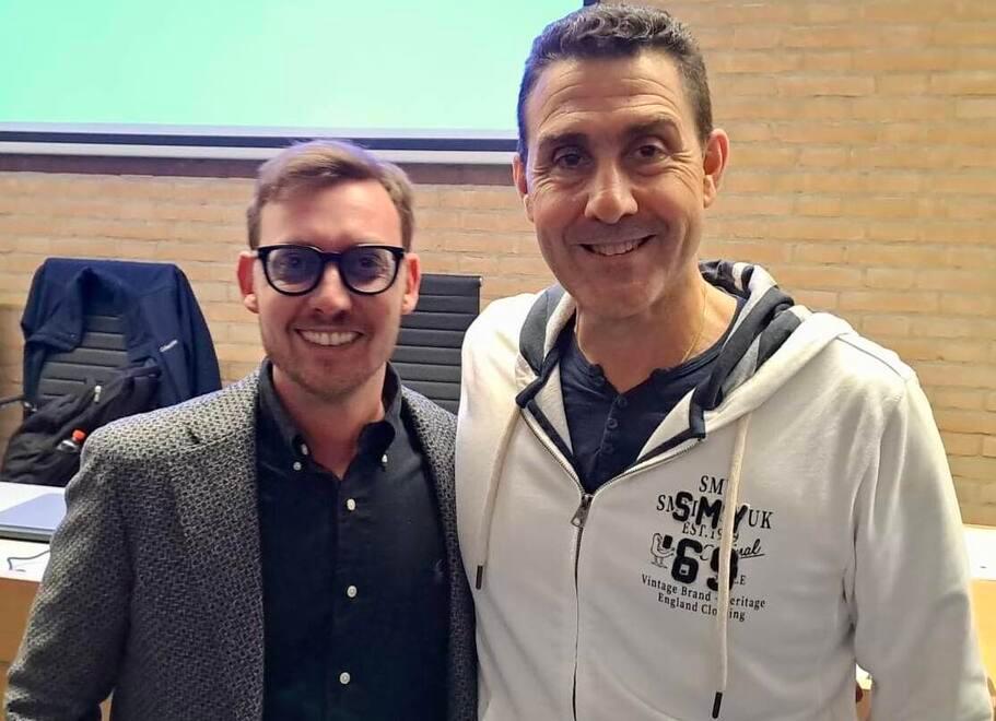 Polemica a Mirandola, banchetto per Vannacci in piazza nel giorno della Liberazione