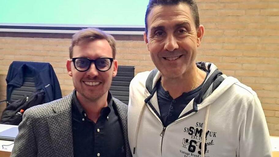 Polemica a Mirandola, banchetto per Vannacci in piazza nel giorno della Liberazione