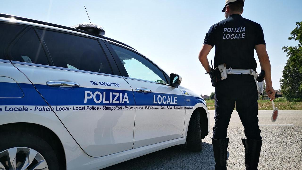 Sicurezza stradale, in tre mesi sequestrati 152 mezzi: erano tutti senza assicurazione