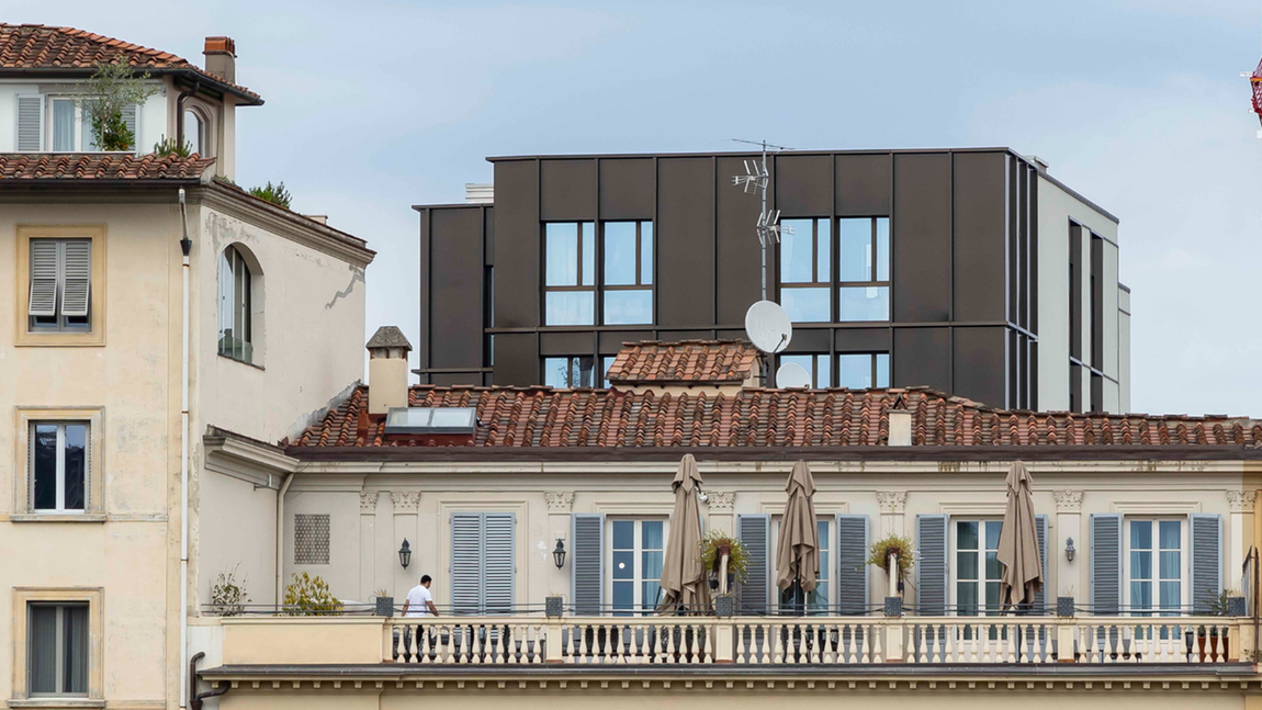 Il Cubo nero in centro a Firenze