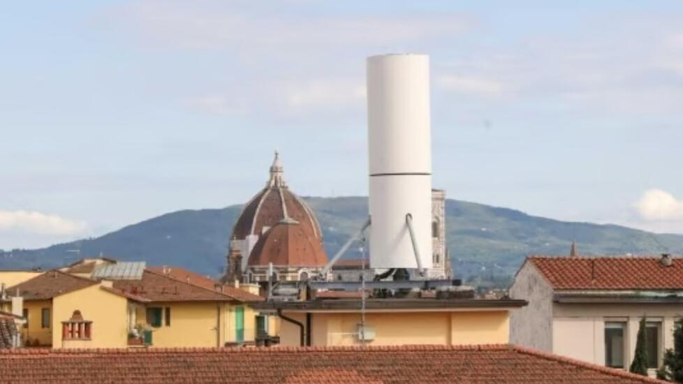 La maxi antenna di viale Belfiore a Firenze