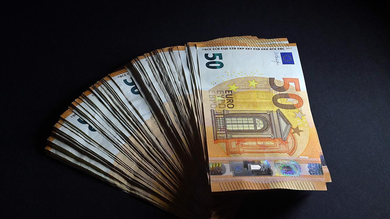 Dai 14.900 euro di Ferrari al bonus di 246mila dollari di Wall Street: la mappa dei premi aziendali