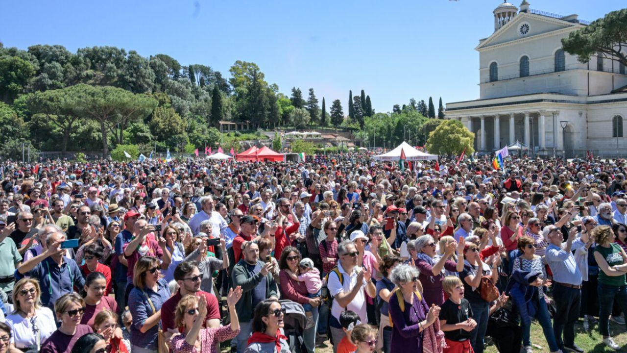 Colpi di pistola ad aria compressa al corteo del 25 aprile a Roma