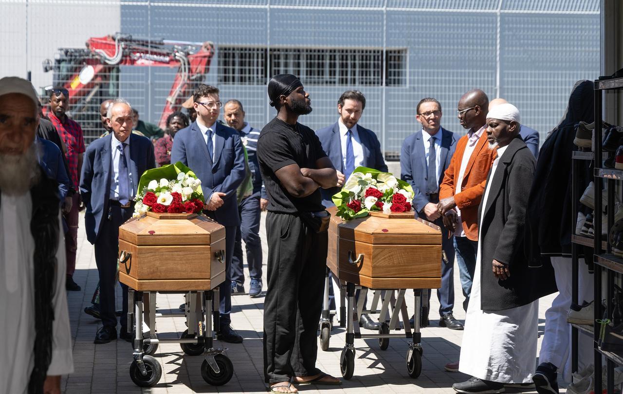 
	La preghiera di commiato in moschea a Modena

