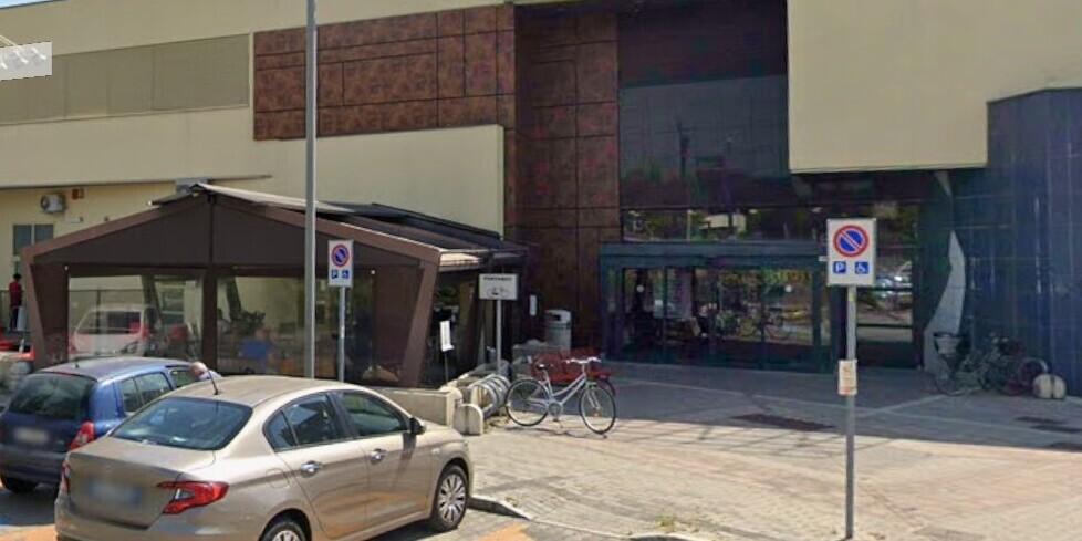 
	L'esterno del bar&nbsp;

