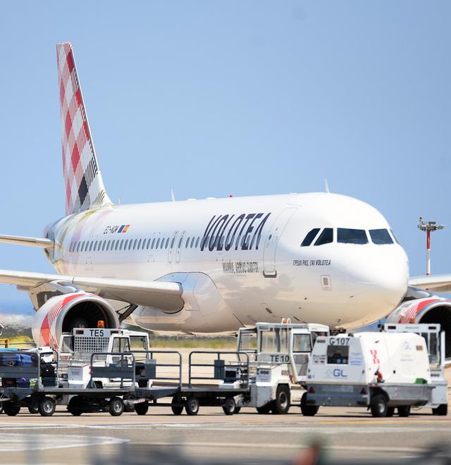 Supplemento sui biglietti aerei per il rincaro del jet-fuel, l’Antitrust apre un dossier 