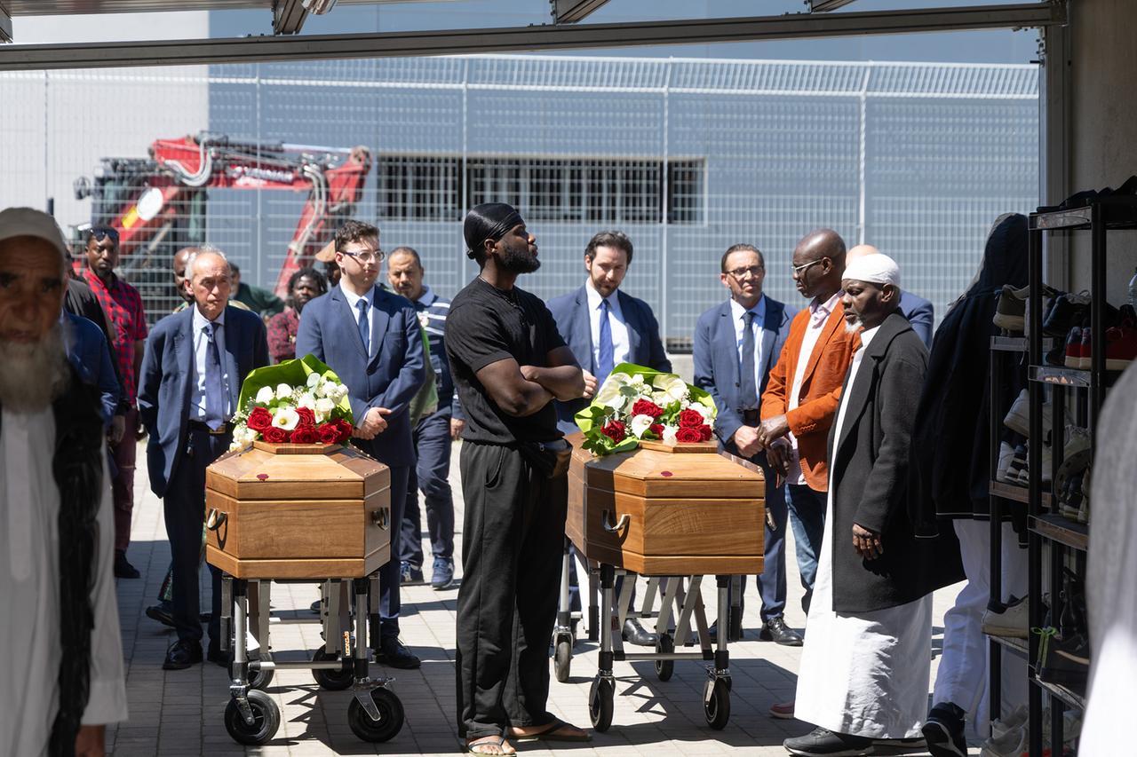 Morti nello schianto di Marzaglia: in trecento persone alla preghiera d’addio