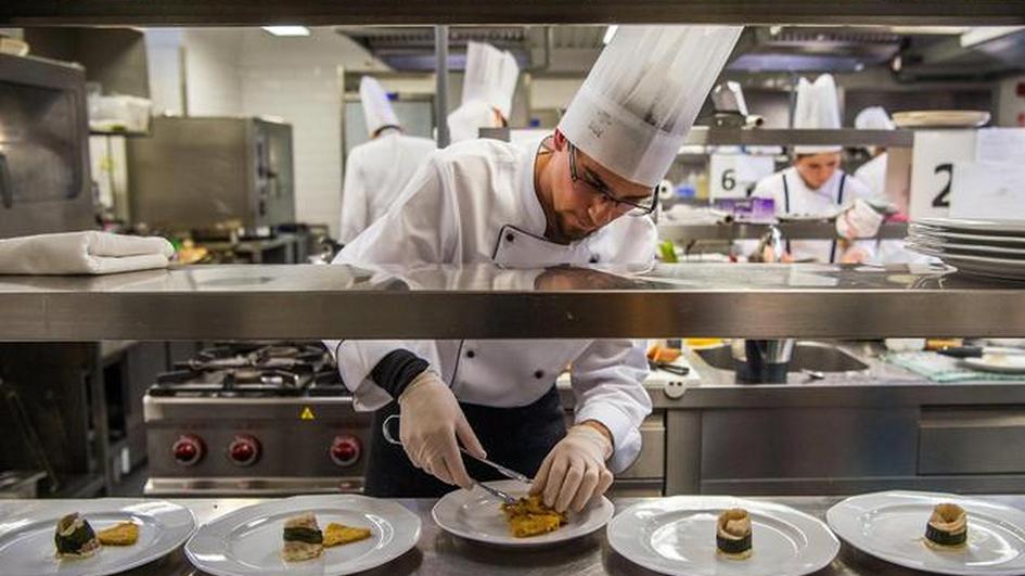 Stagione turistica 2026 al via, ma manca il personale: caccia a chef e capisala