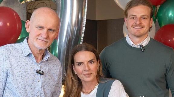 L'ex portiere con moglie e figlio