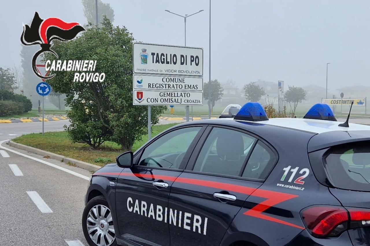 Minaccia tutti con una catena: 43enne allontanata da Ariano torna in paese