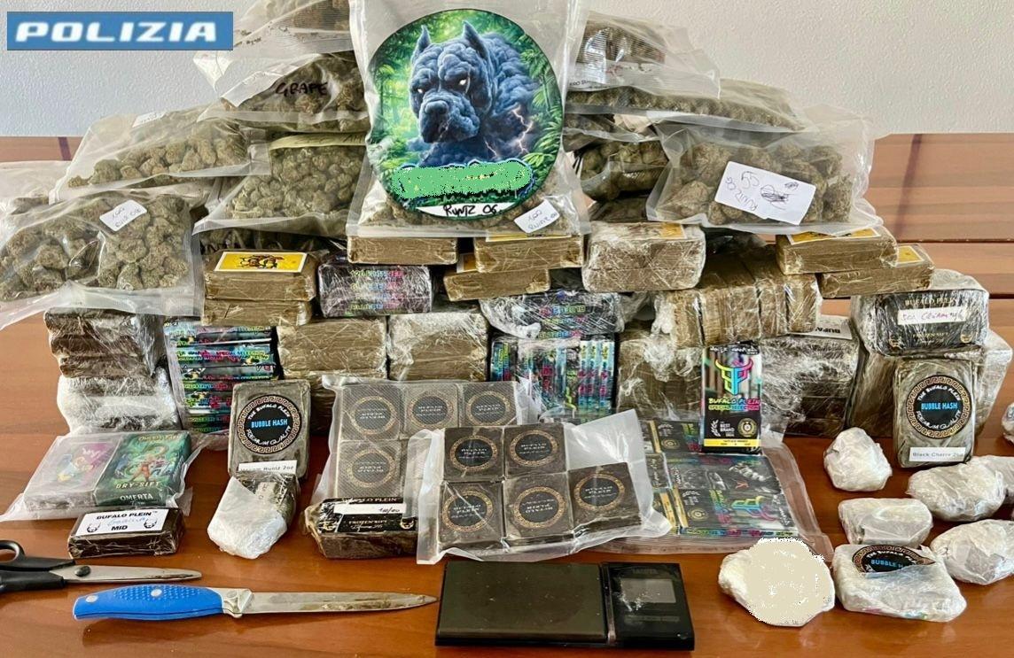 Sequestrati oltre 11 chili di droga destinati alla movida: due arresti