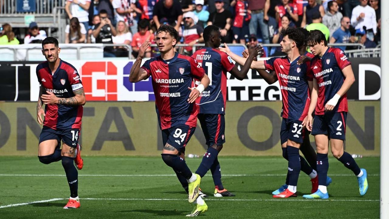 Cagliari-Atalanta, le ufficiali. In attacco la coppia Esposito-Mendy, Palestra in panchina