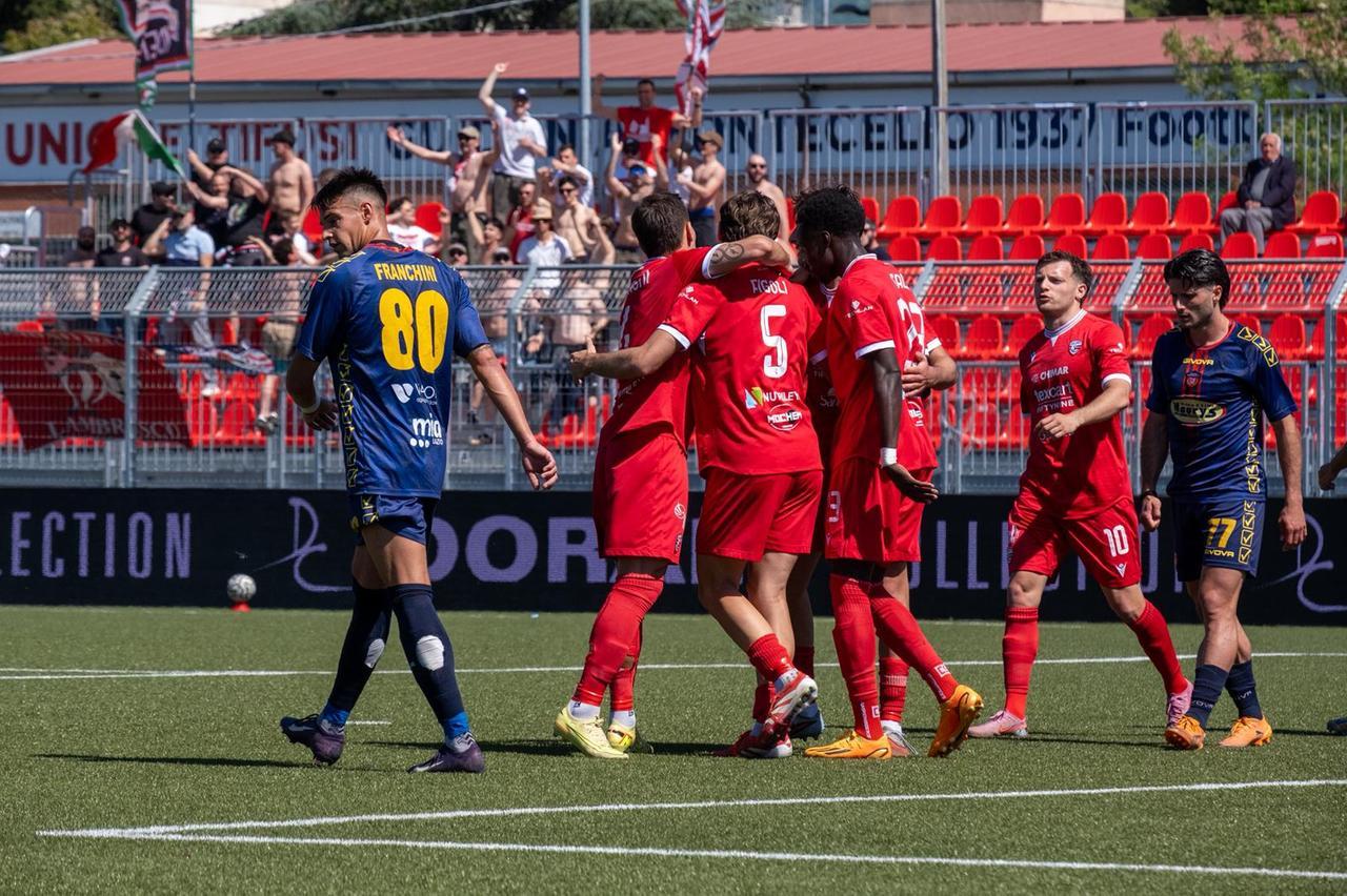 
	Biancorossi corsari nell'ultimo turno (foto Guidonia Montecelio FC)

