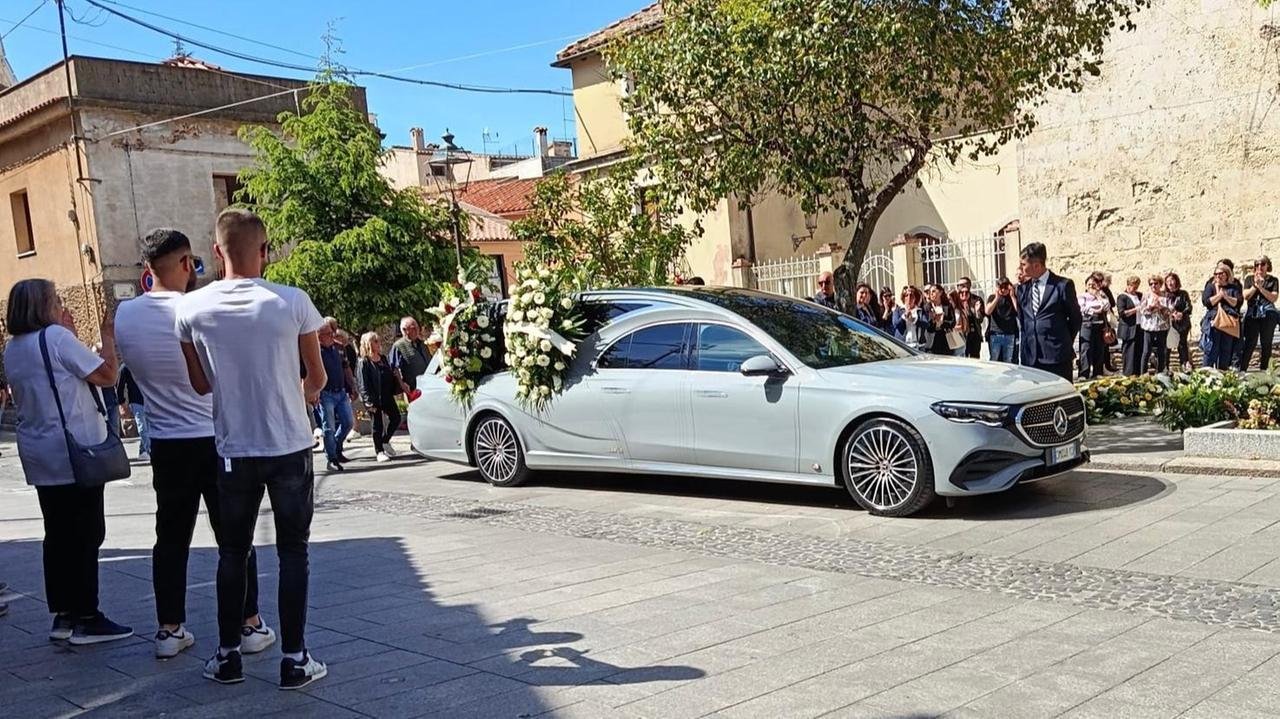 Villacidro, una chiesa gremita per l’ultimo saluto a Leonardo Mocci