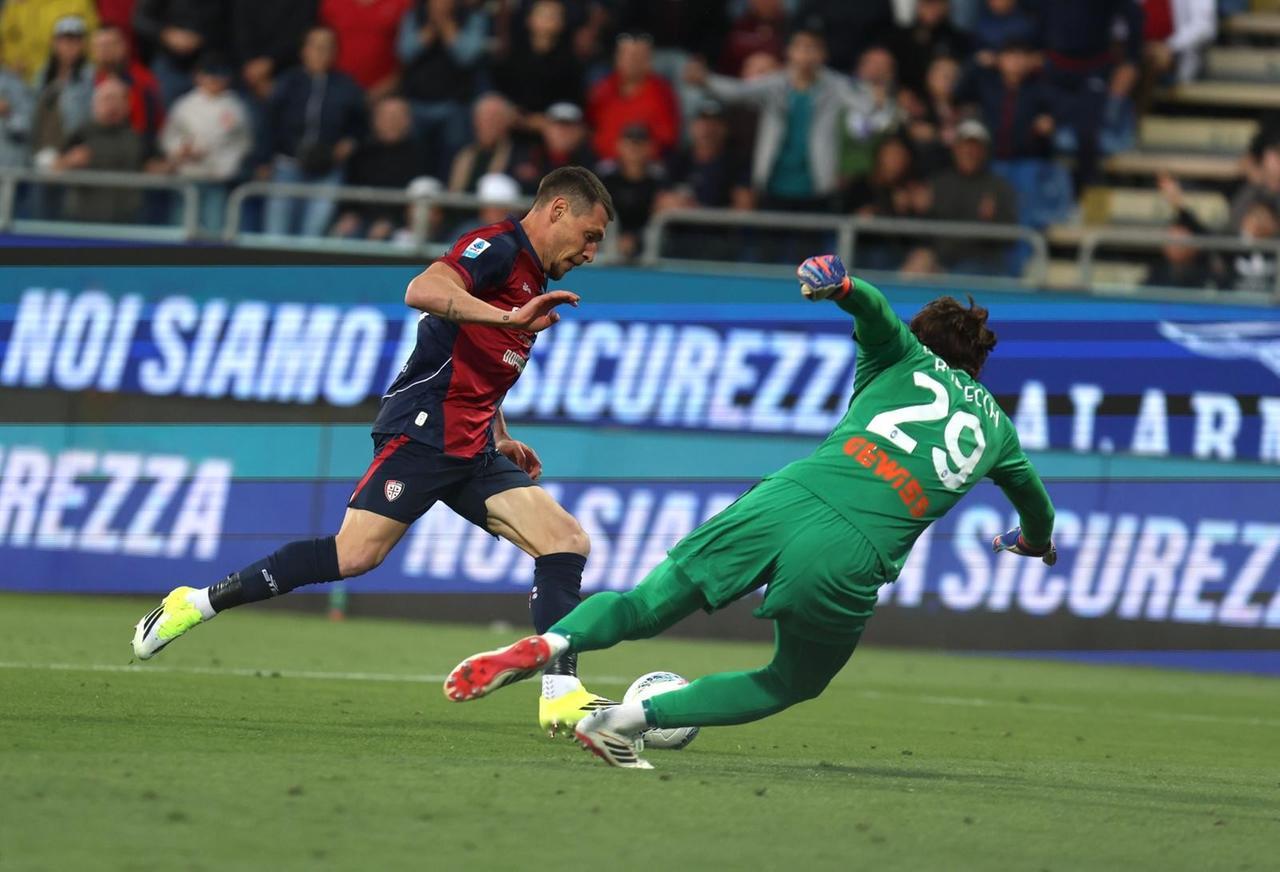 Cagliari-Atalanta. Clamoroso, Belotti fallisce il poker! LA DIRETTA: 3-2